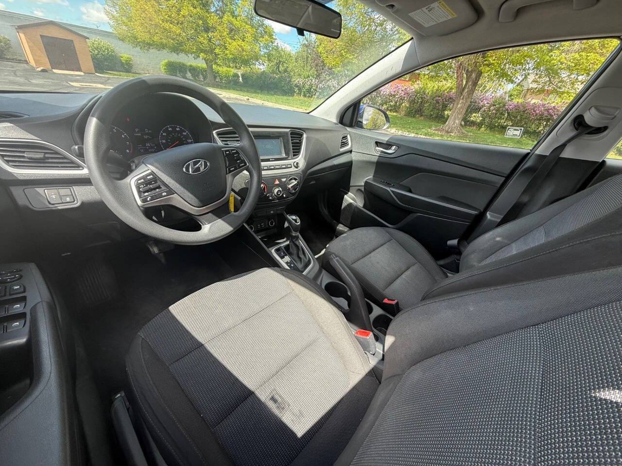 Used 2021 Hyundai Accent SE FWD image 9