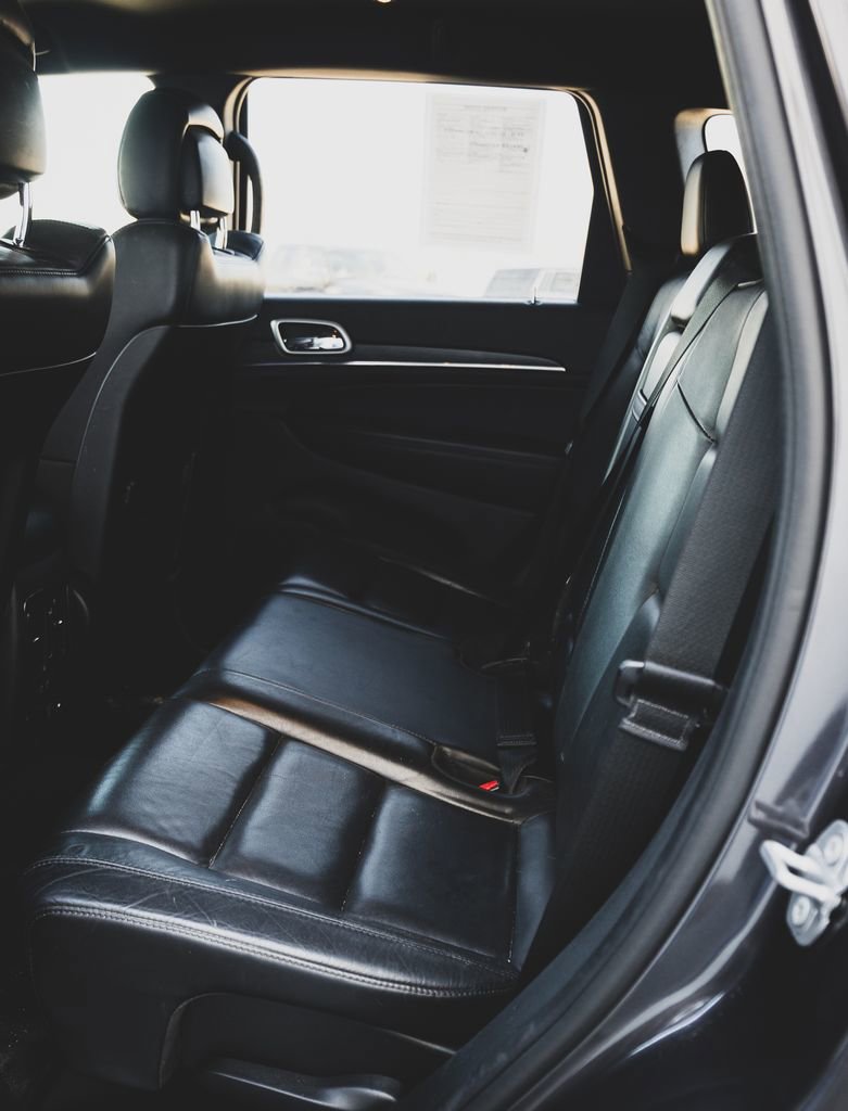 Used 2018 Jeep Grand Cherokee Limited image 24