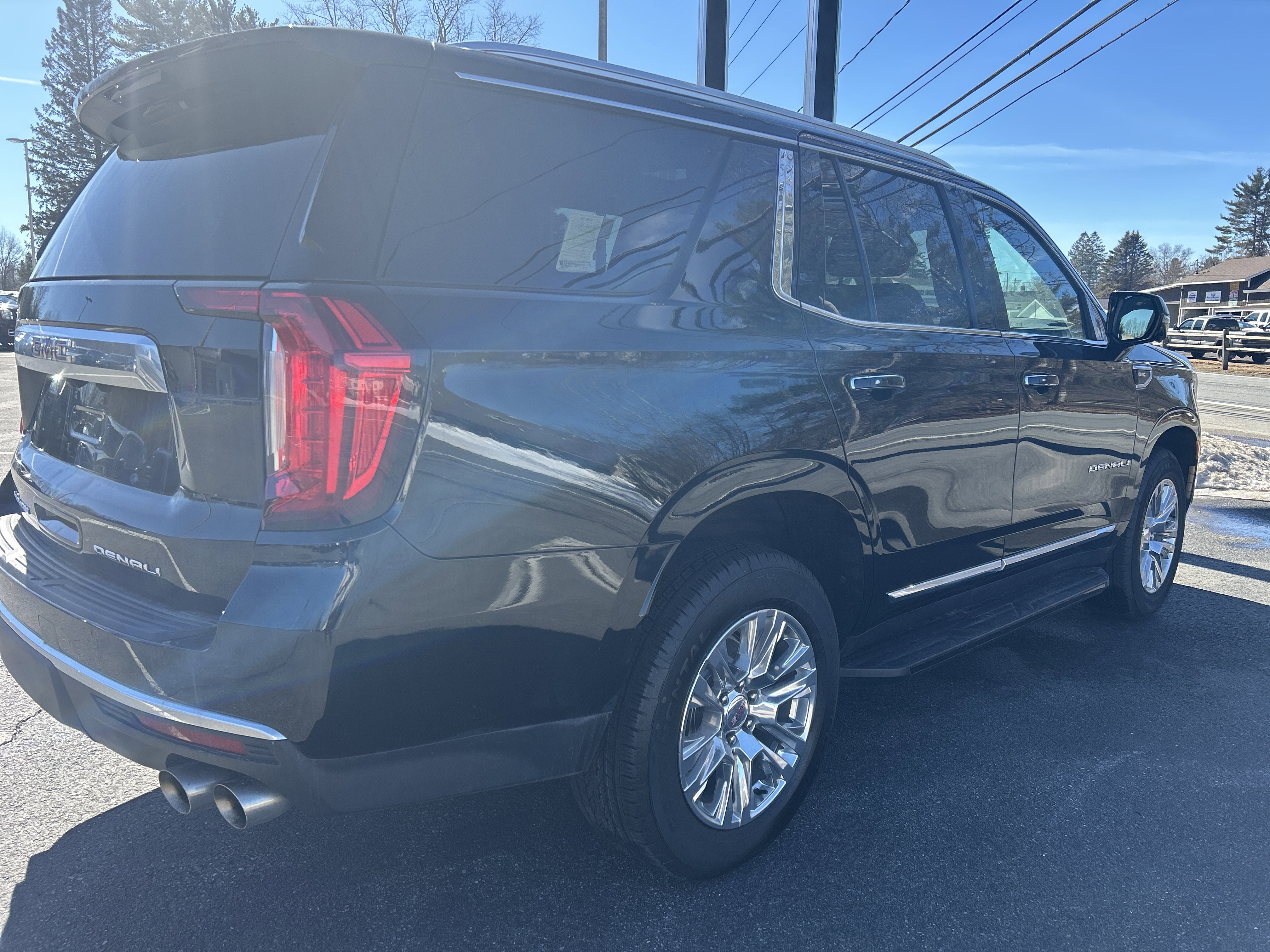 Used 2023 GMC Yukon Denali image 9