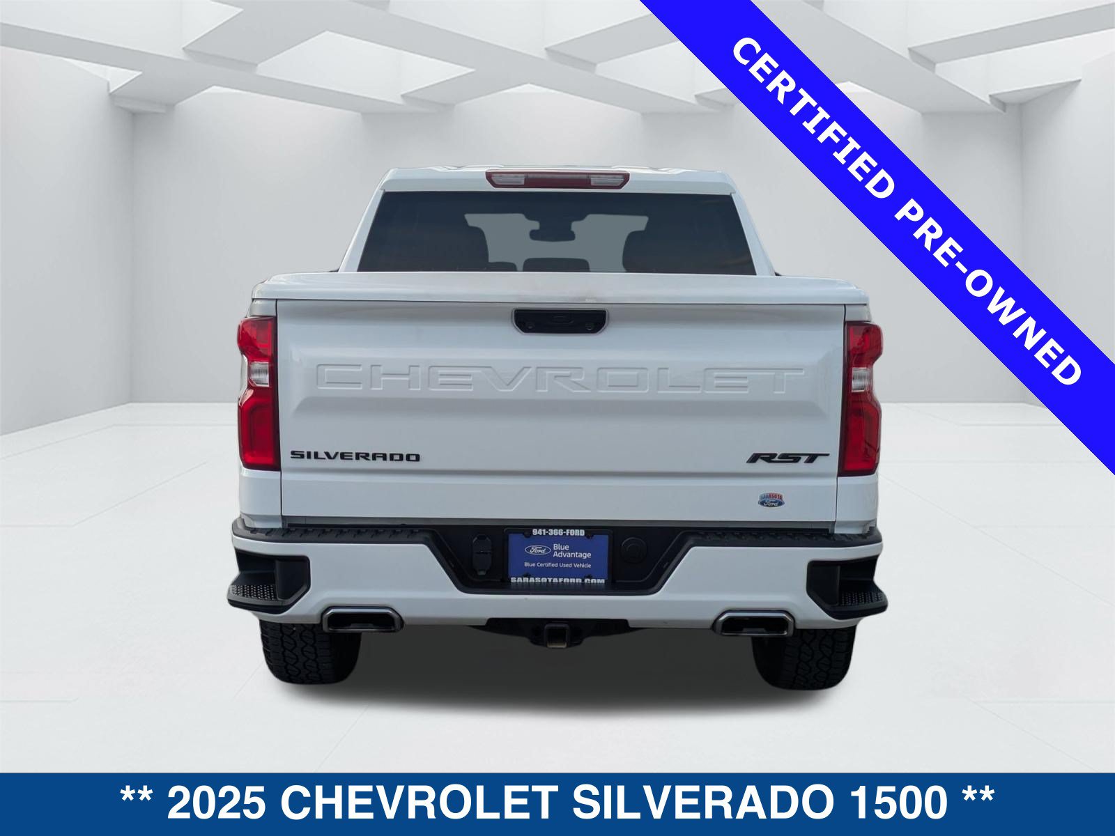 Used 2025 Chevrolet Silverado 1500 RST AWD/4WD image 6