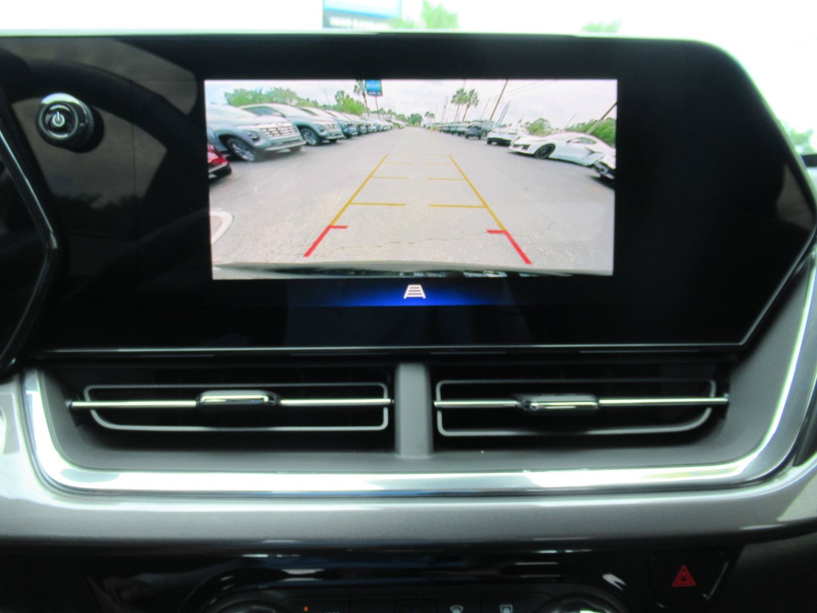 Used 2025 Chevrolet Trax ACTIV w/ Driver Confidence Package FWD image 28