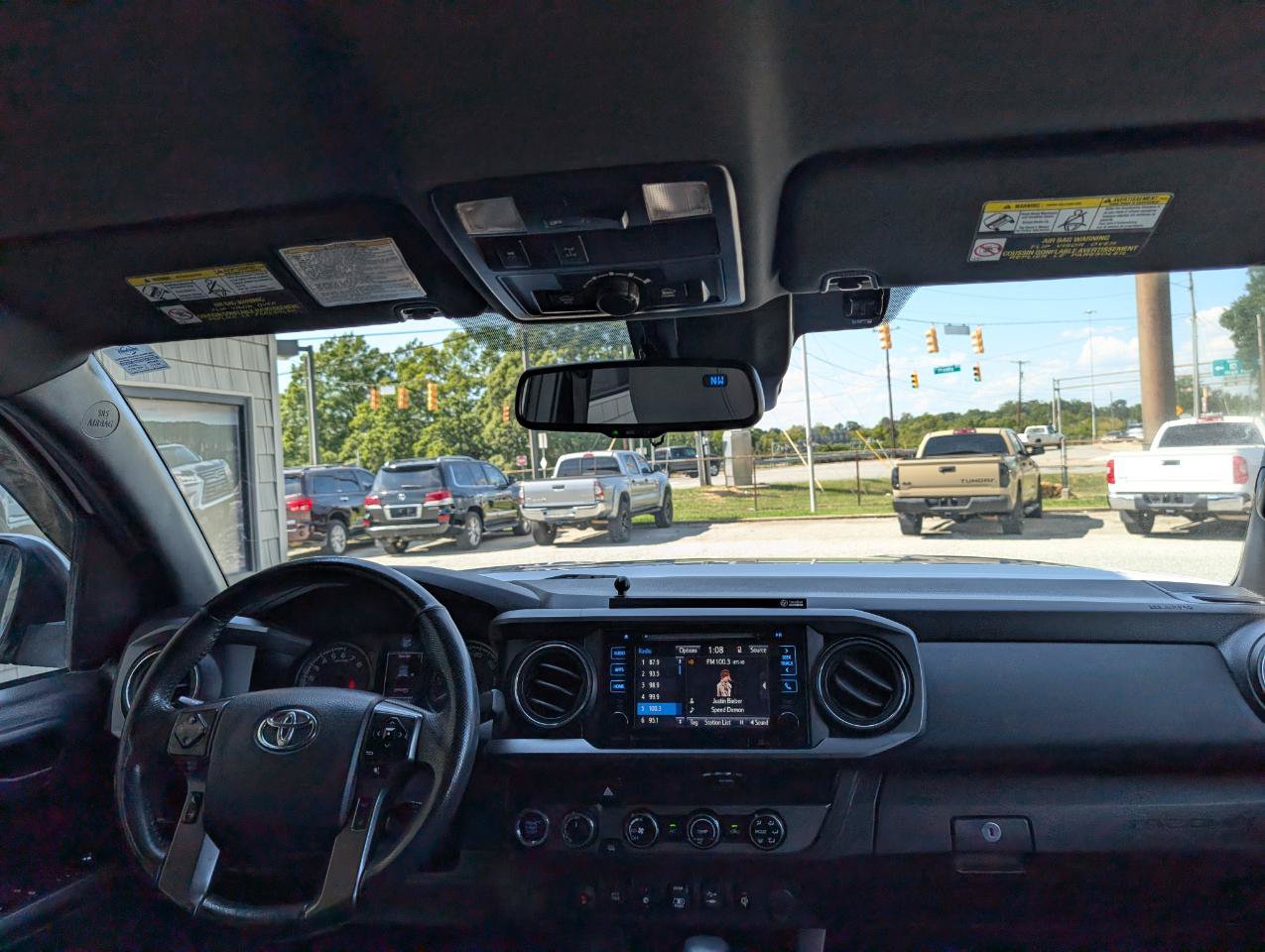Used 2018 Toyota Tacoma TRD Off-Road AWD/4WD image 19