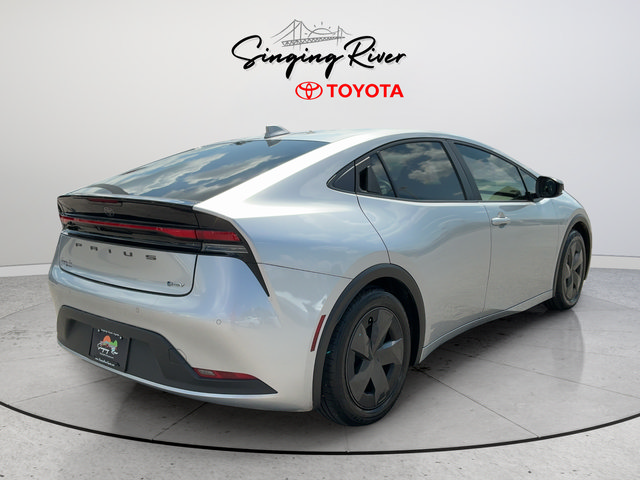 Used 2024 Toyota Prius LE FWD image 7