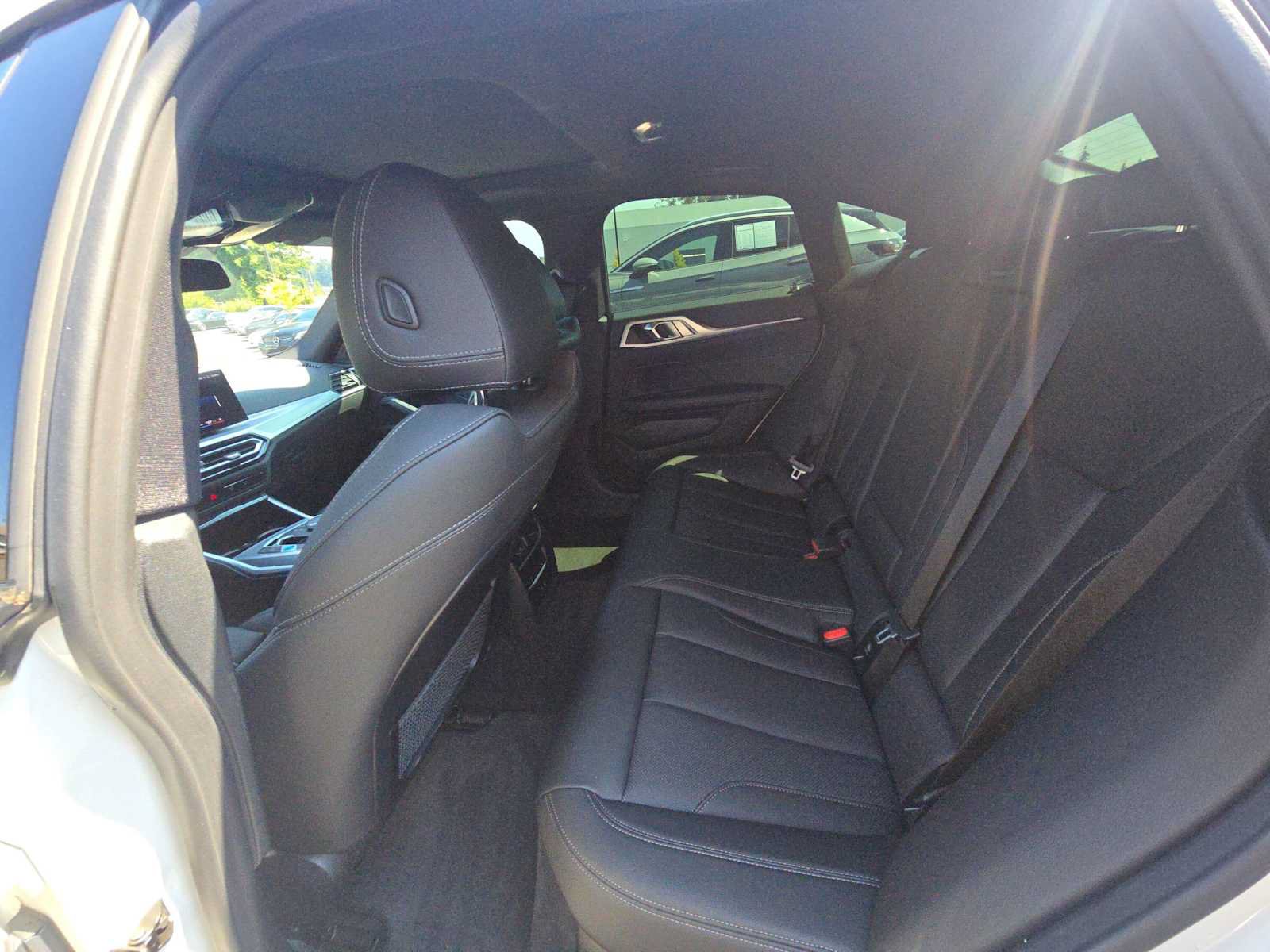 Used 2023 BMW i4 eDrive40 RWD image 16