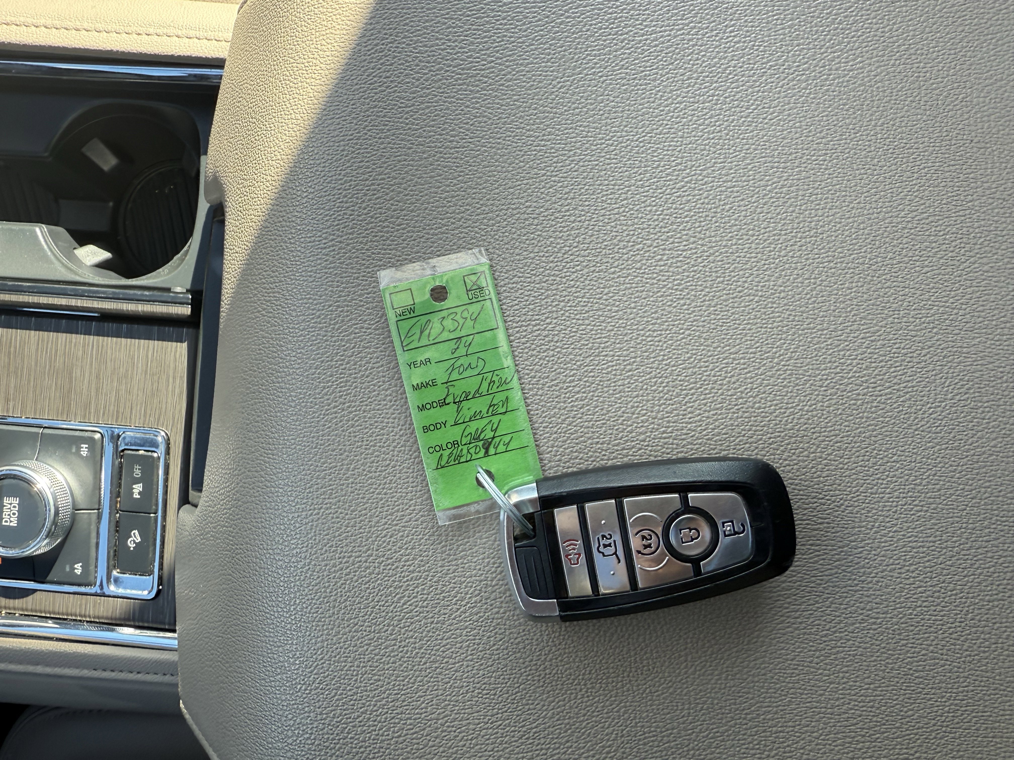 Used 2024 Ford Expedition Limited image 29