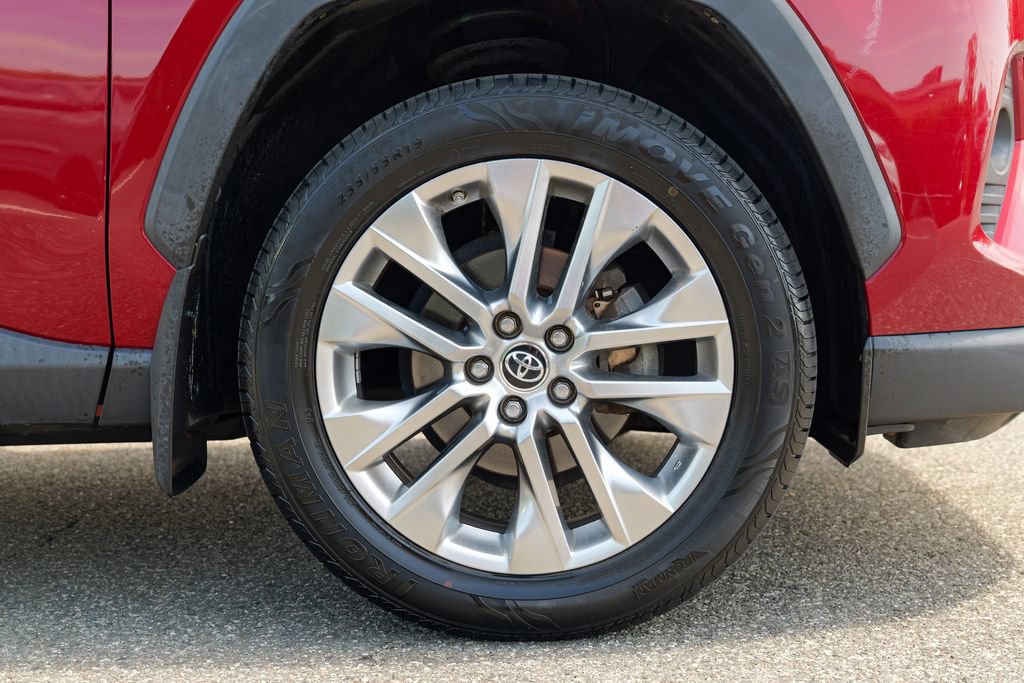 Used 2019 Toyota RAV4 XLE Premium w/ All Weather Liner Package AWD/4WD image 12