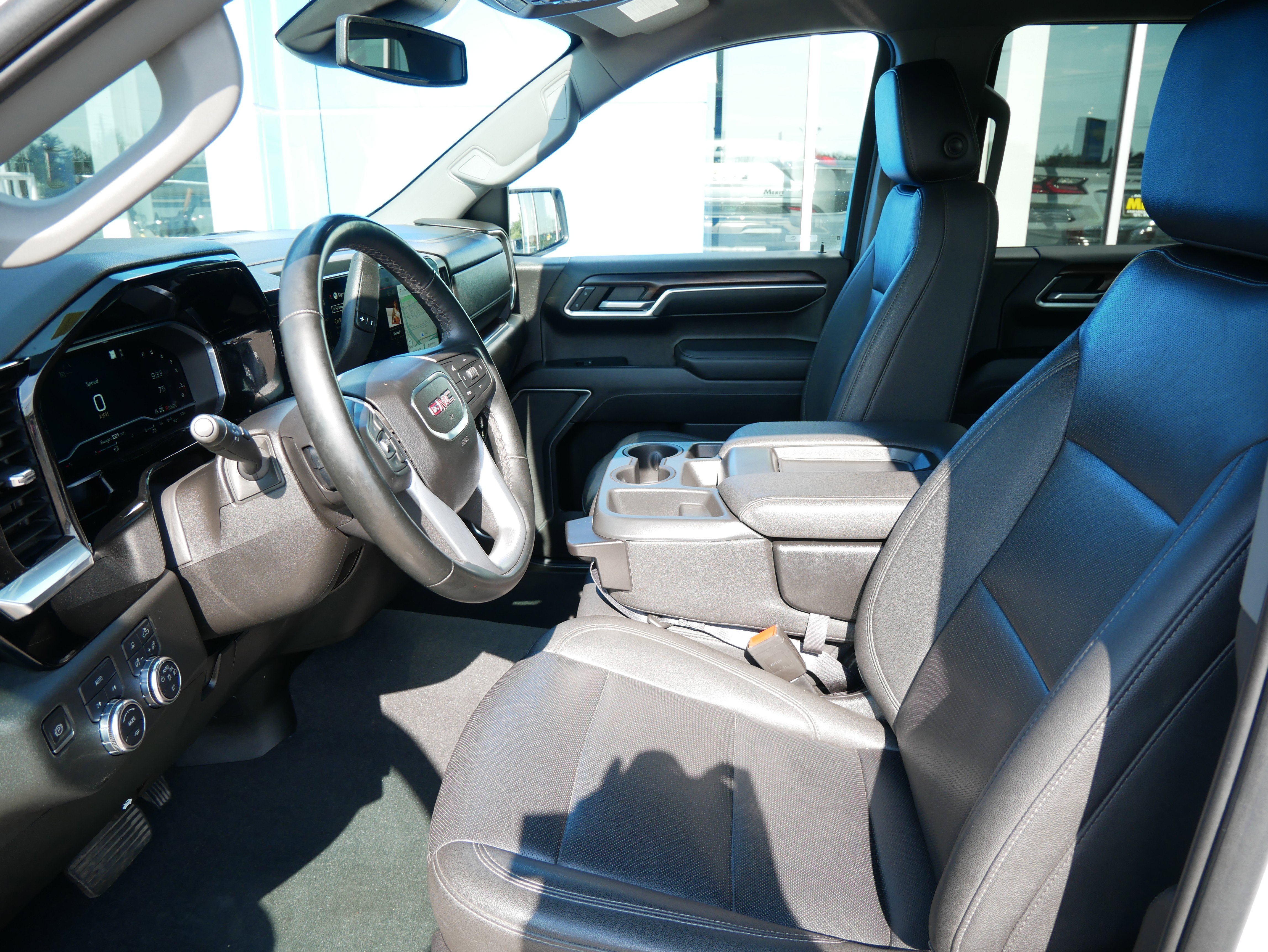 Used 2023 GMC Sierra 1500 SLT image 8