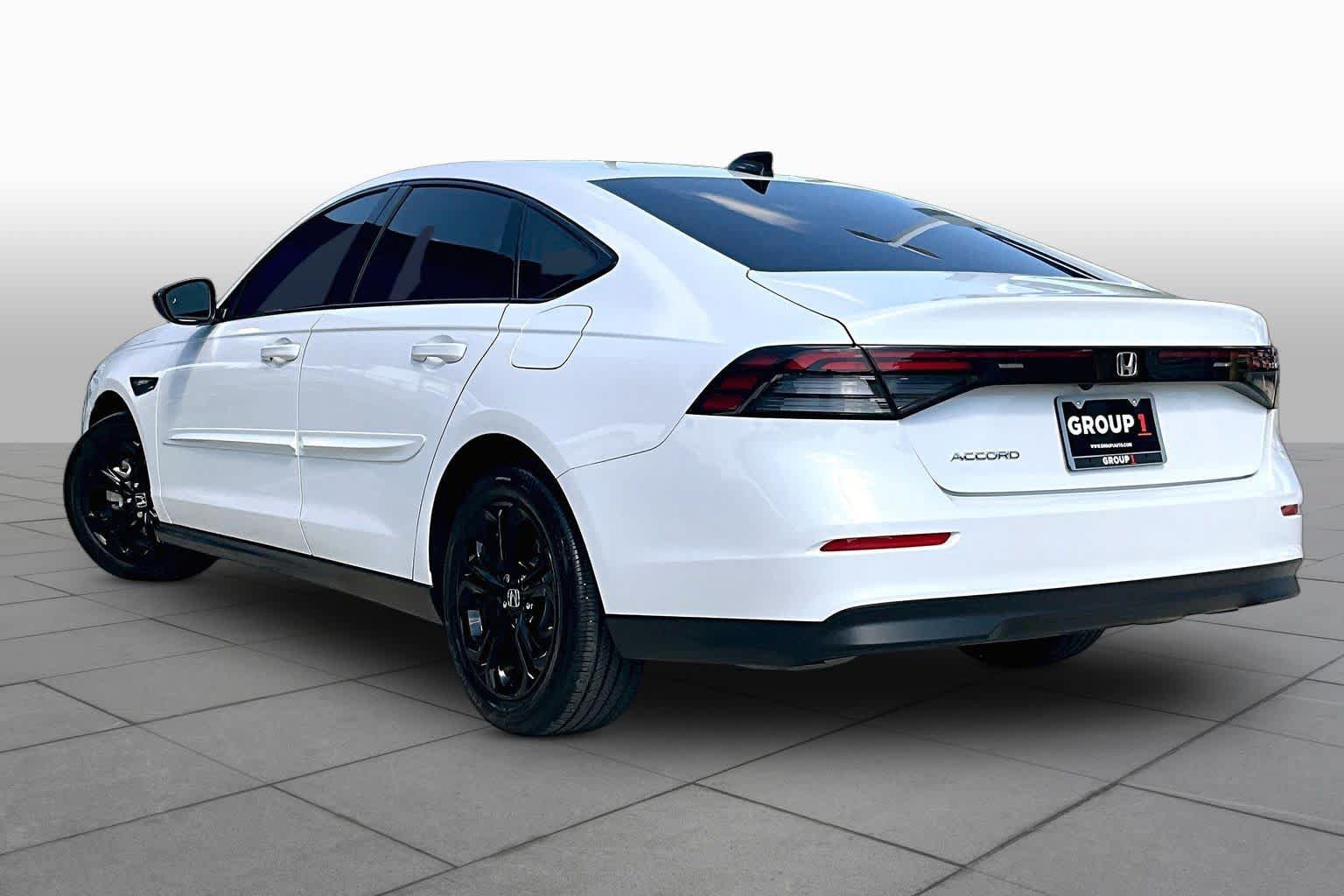 Used 2025 Honda Accord SE image 12