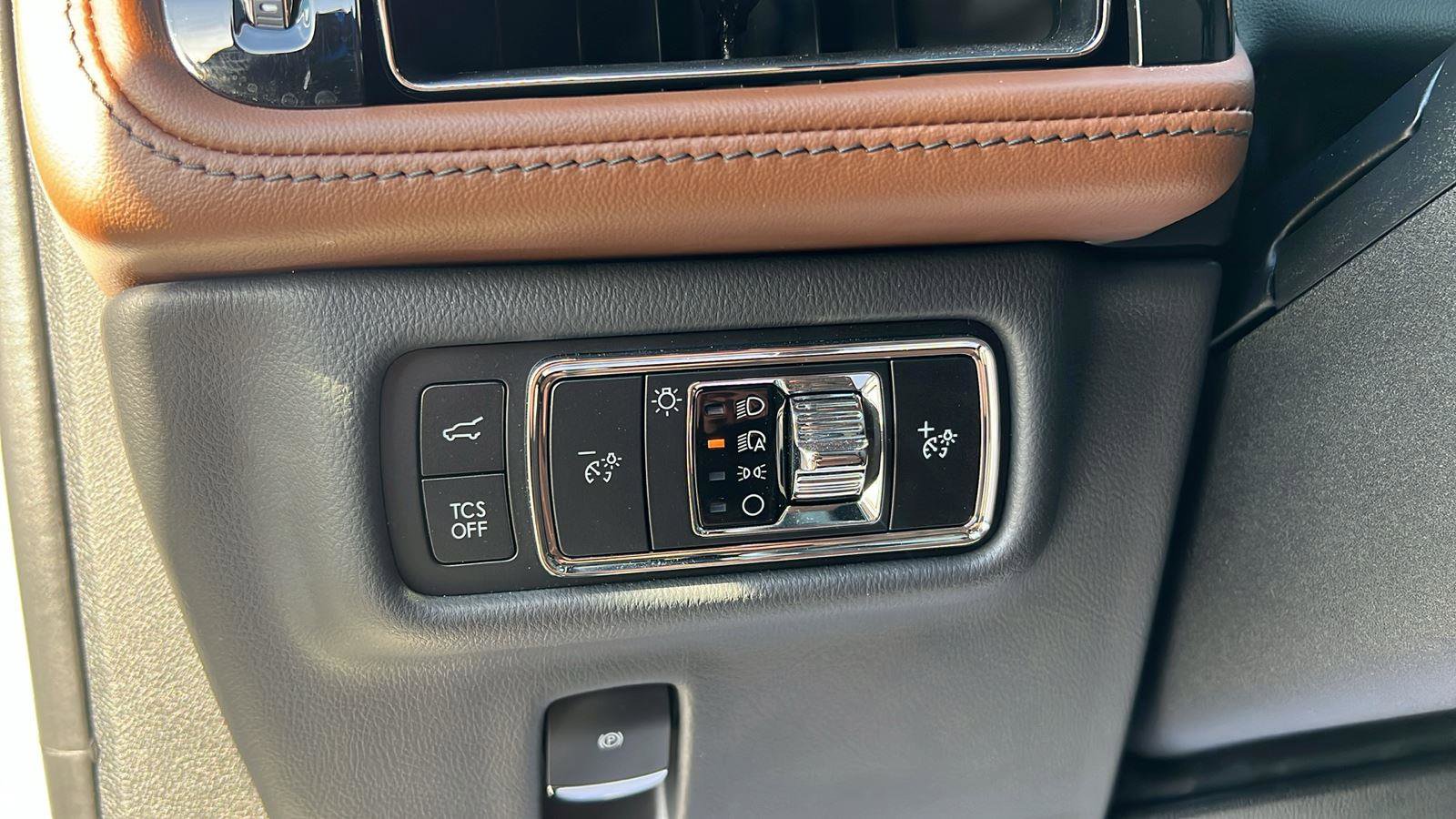 Used 2023 Lincoln Nautilus Reserve w/ Equipment Group 201A image 26