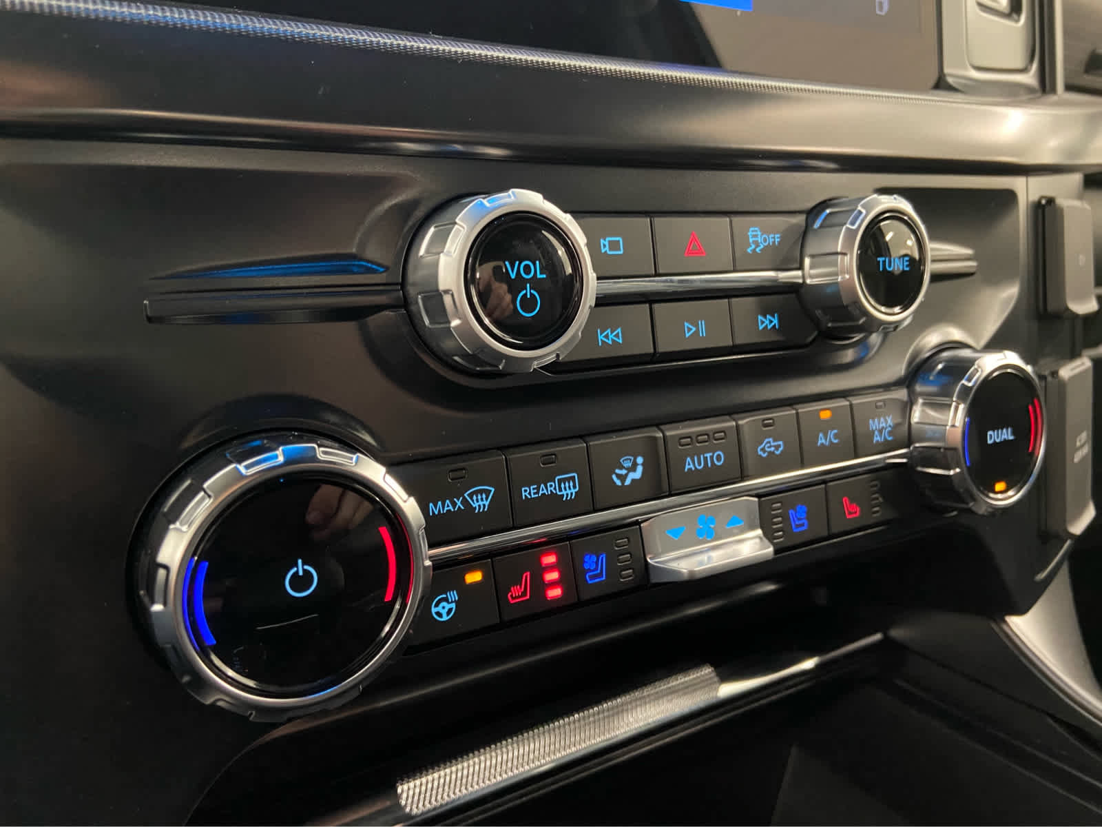 Used 2026 Ford F150 Lariat RWD image 36