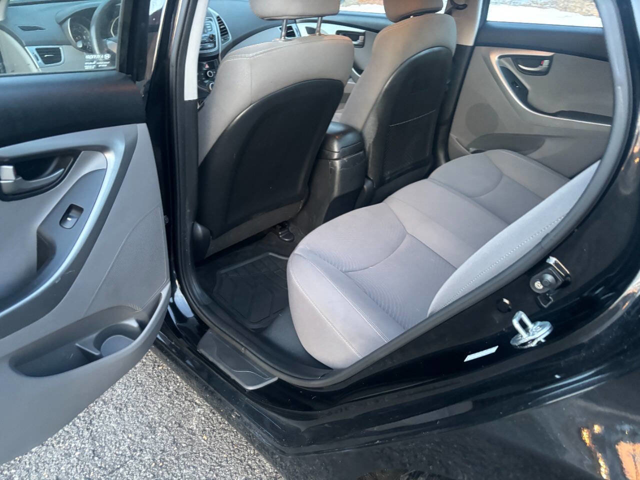 Used 2016 Hyundai Elantra SE image 20