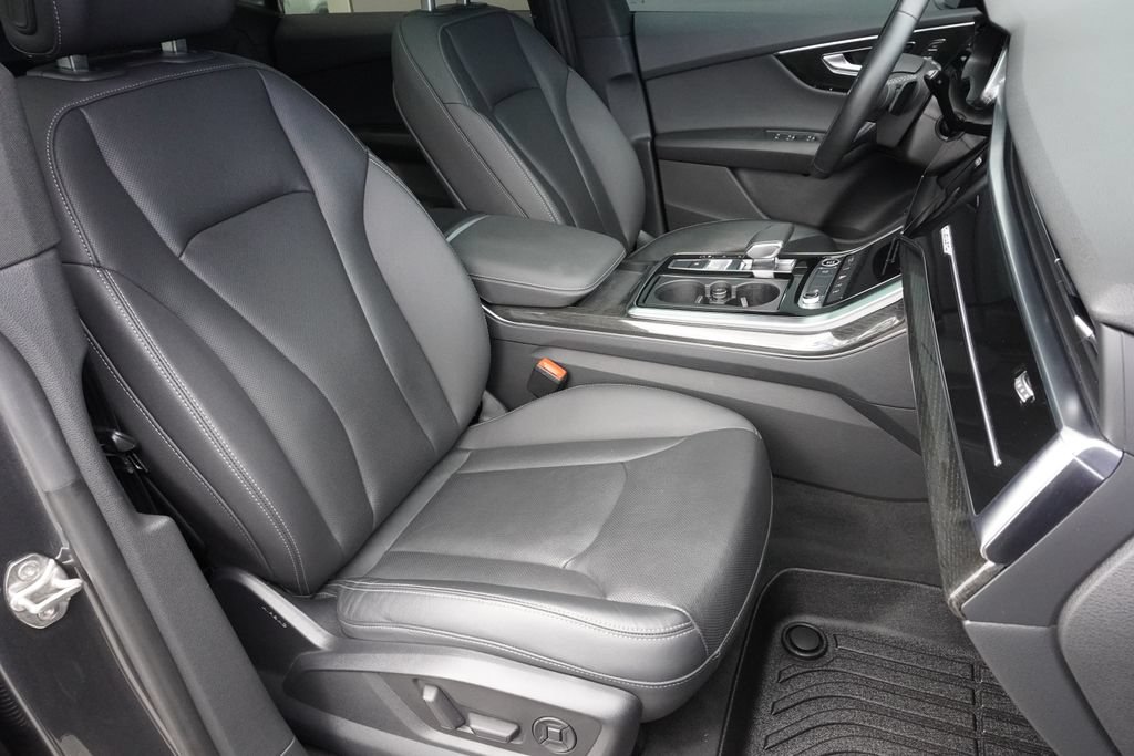 Used 2021 Audi Q8 Premium Plus w/ Premium Plus Package AWD/4WD image 24