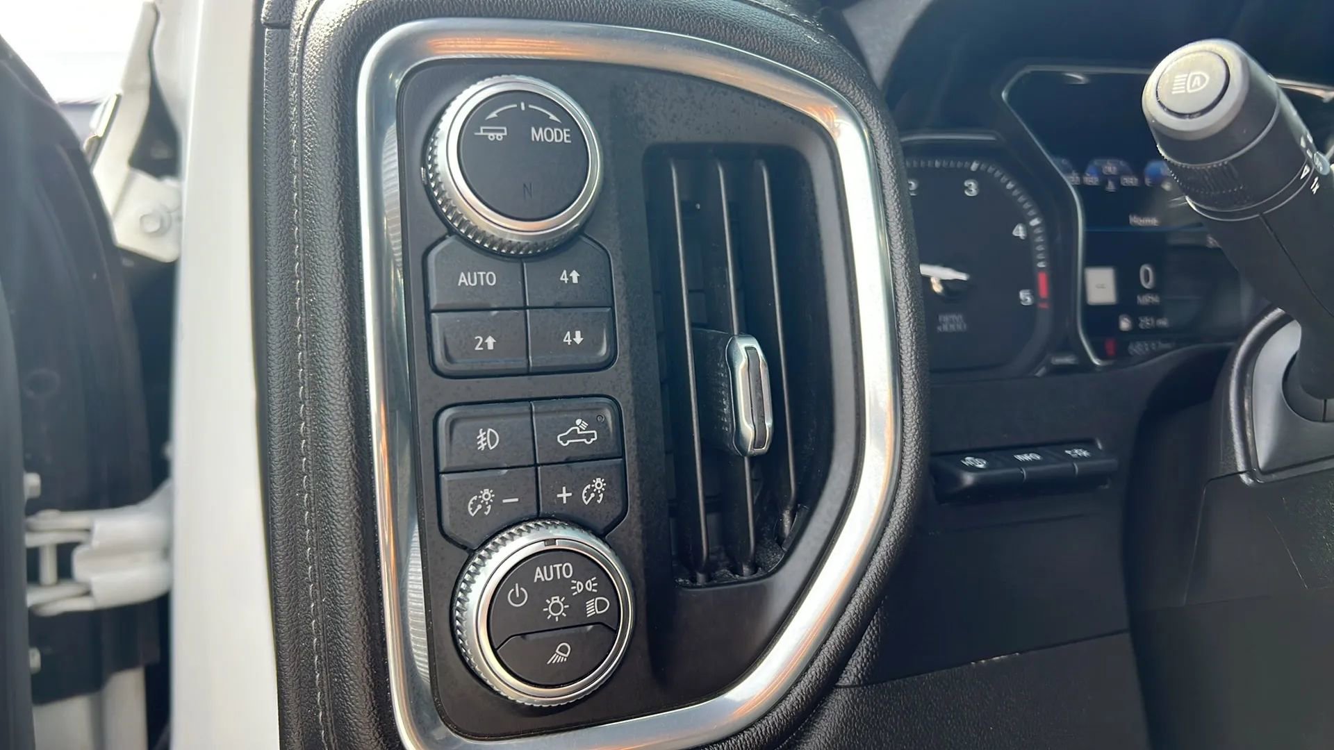 Used 2021 GMC Sierra 2500 Denali w/ Denali Ultimate Package AWD/4WD image 21