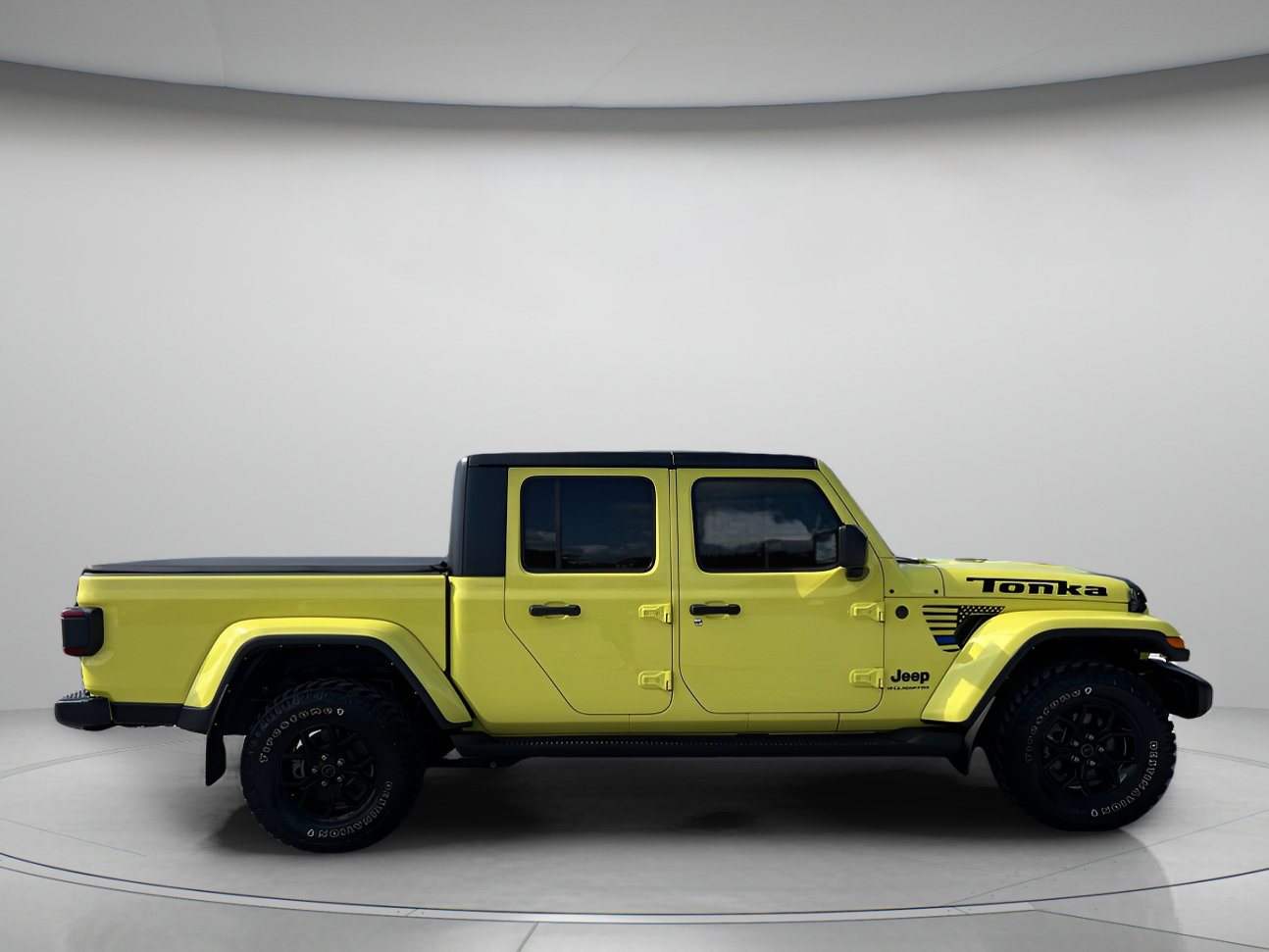 Used 2024 Jeep Gladiator Sport AWD/4WD image 2