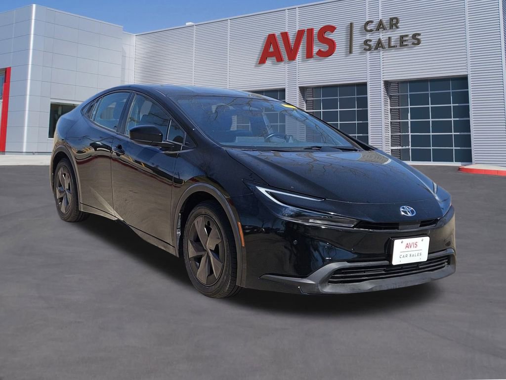 Used 2024 Toyota Prius LE image 9