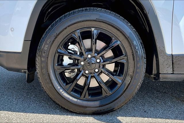 Used 2023 Jeep Cherokee Altitude Lux image 31