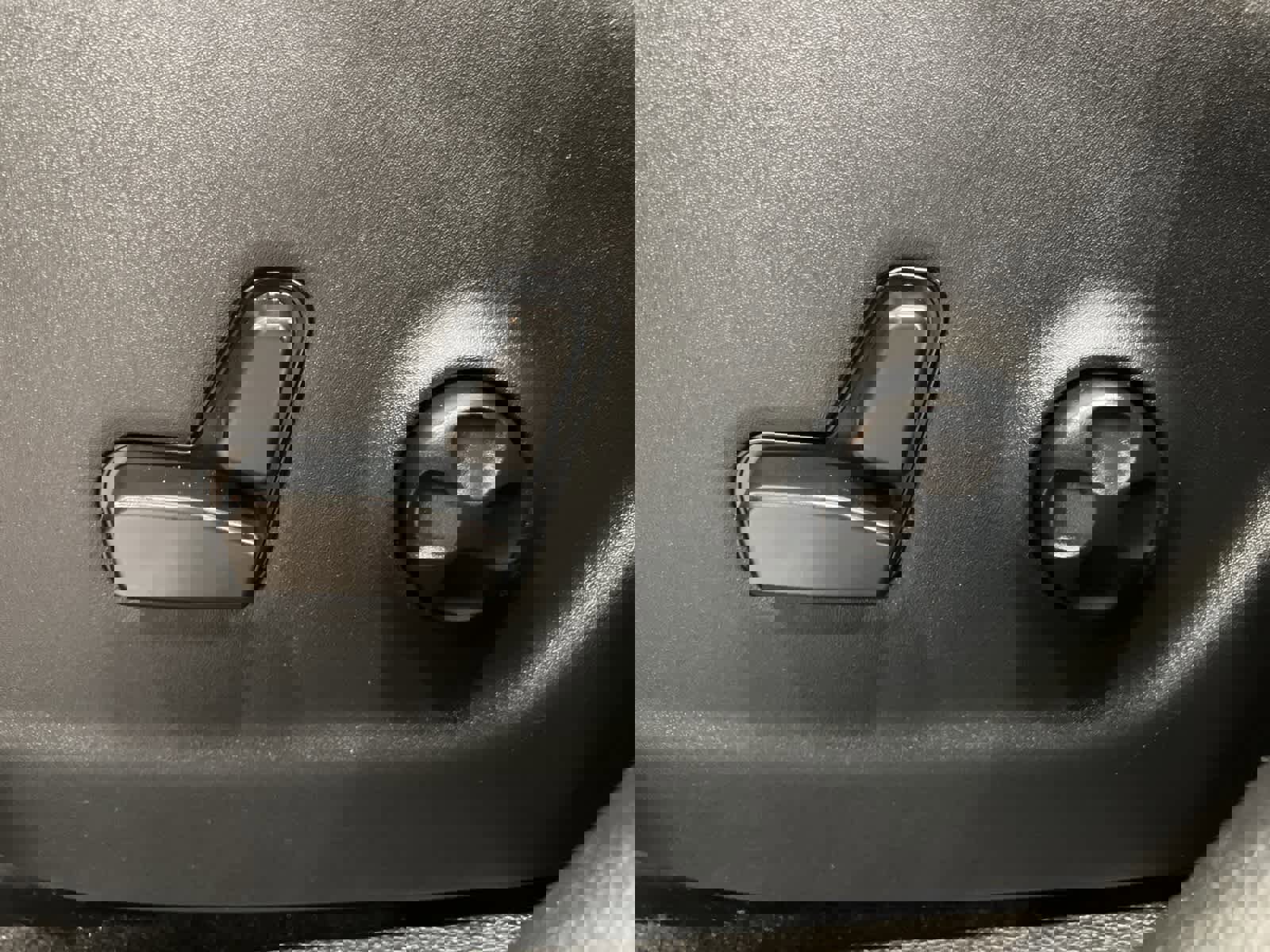 Used 2019 Jeep Cherokee Trailhawk w/ Cold Weather Group image 11