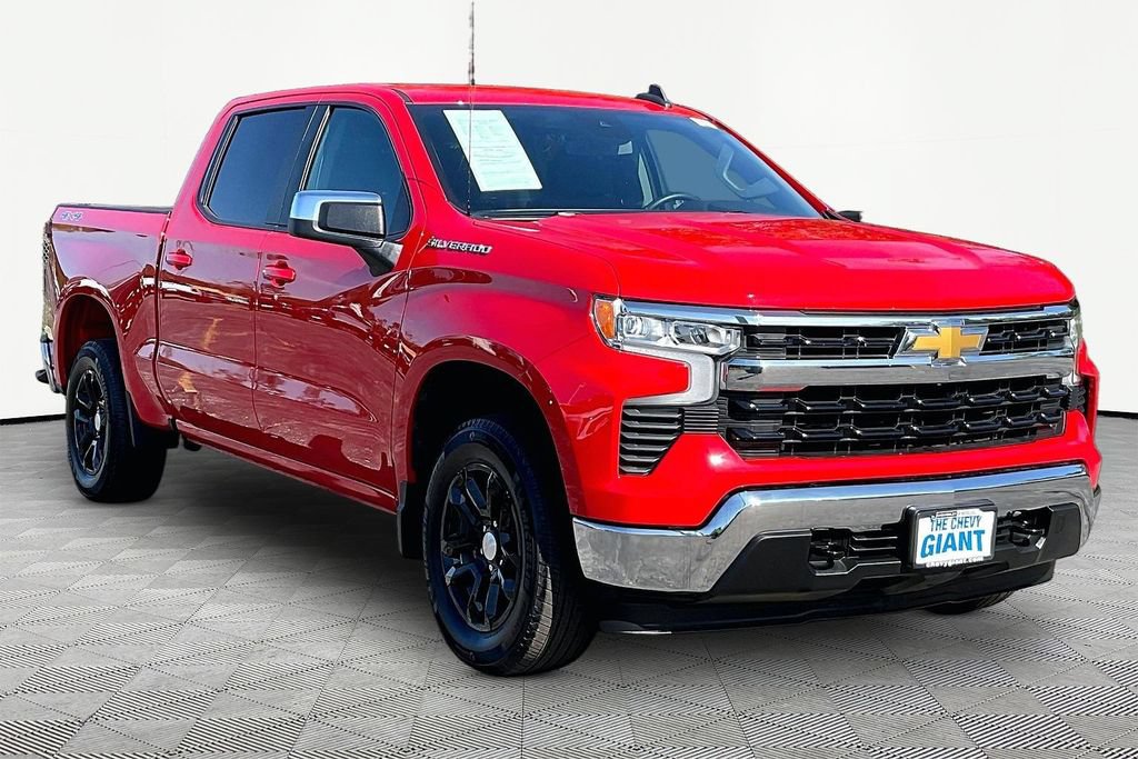 Used 2024 Chevrolet Silverado 1500 LT AWD/4WD image 3