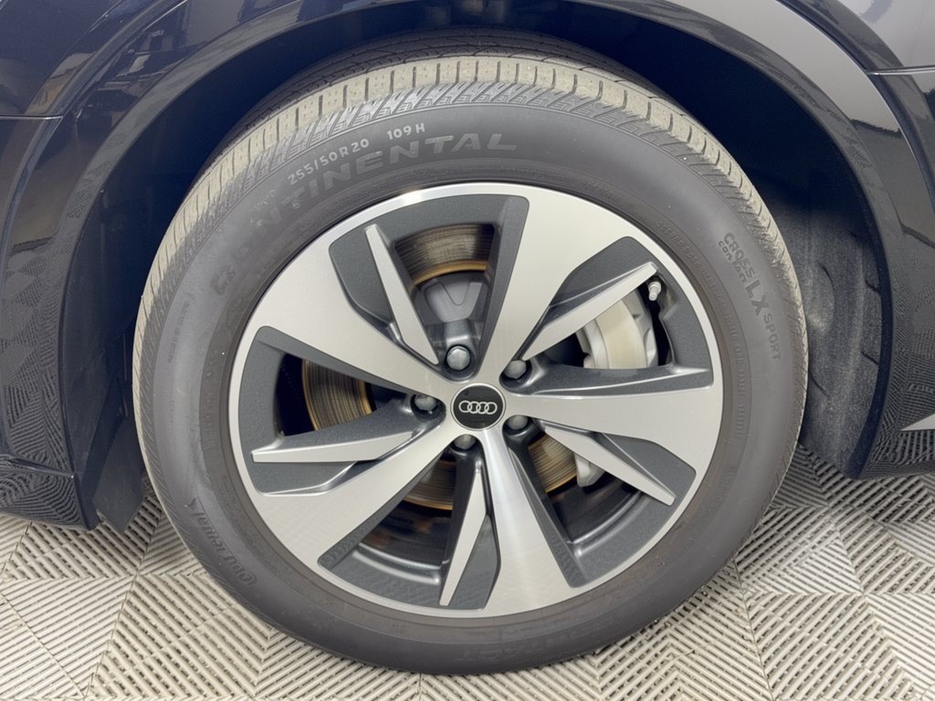 Used 2024 Audi Q8 e-tron Premium Plus AWD/4WD image 13