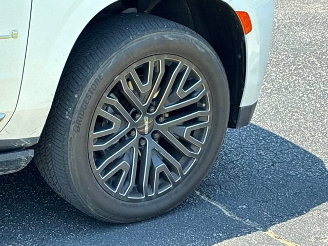 Used 2023 GMC Yukon Denali AWD/4WD image 16
