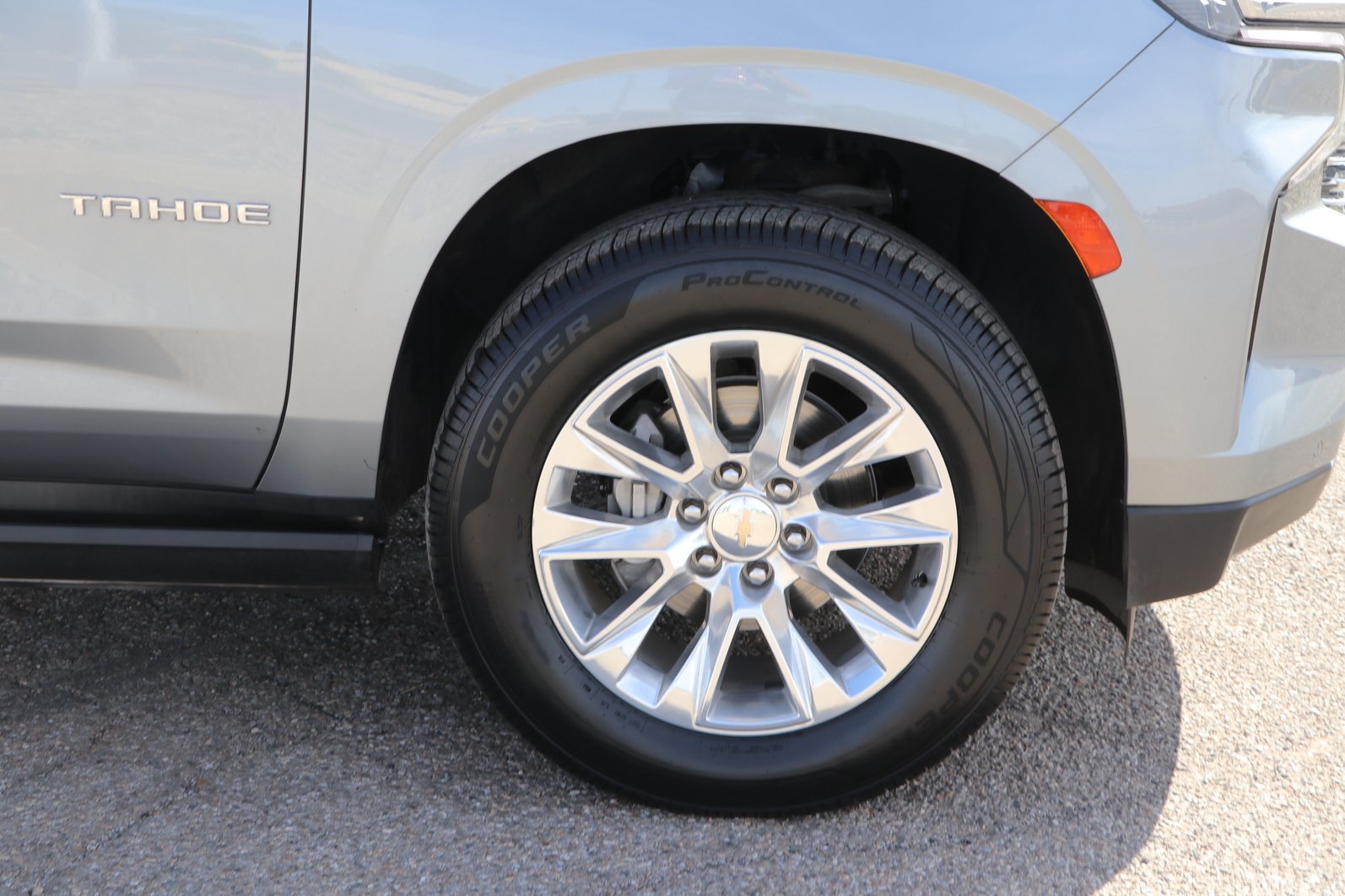 Used 2023 Chevrolet Tahoe Premier w/ Premium Package 2 AWD/4WD image 9