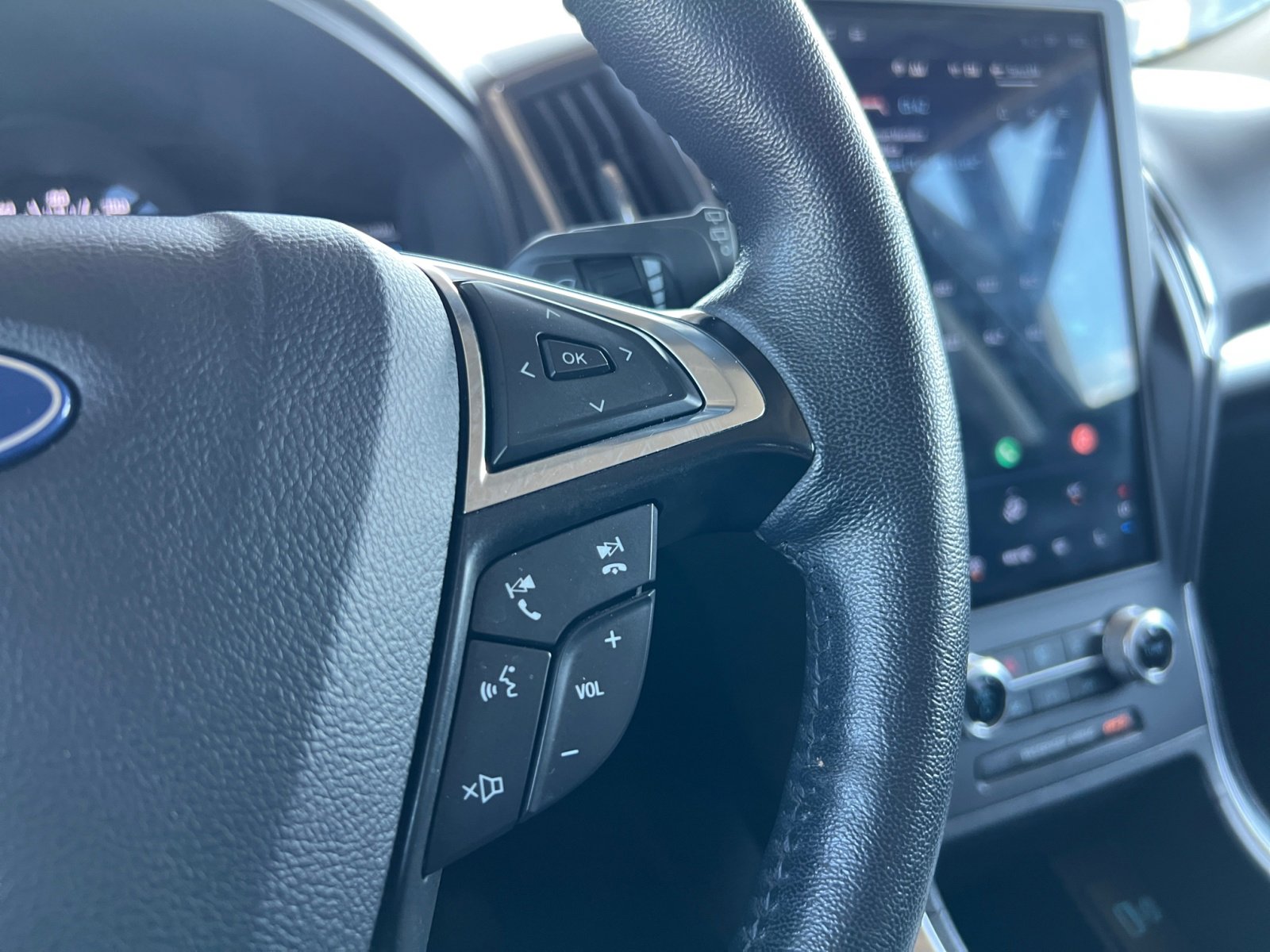Used 2024 Ford Edge Titanium AWD/4WD image 18