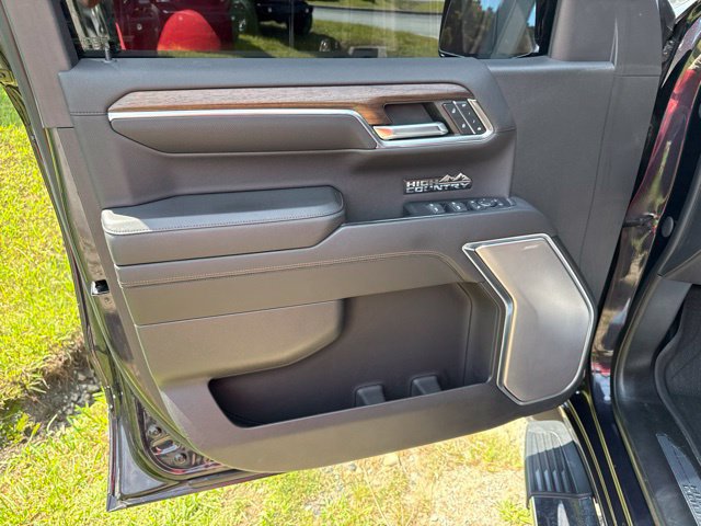 Used 2022 Chevrolet Silverado 1500 High Country w/ Max Trailering Package AWD/4WD image 19