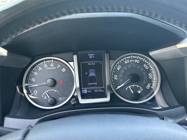 Used 2018 Toyota Tacoma SR5 RWD image 30