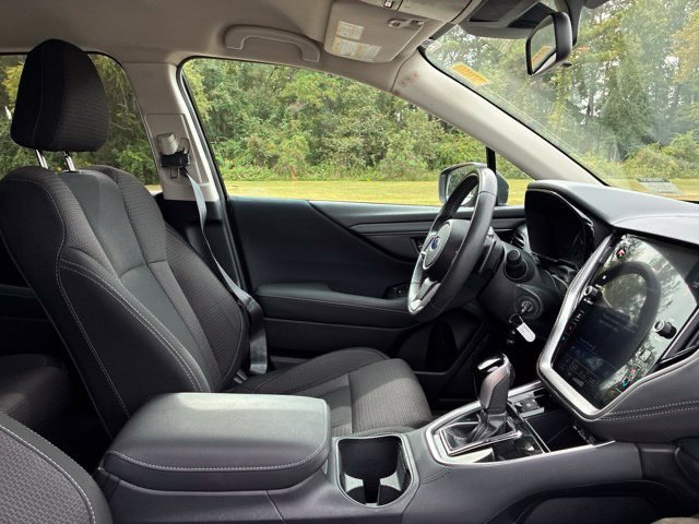 Used 2025 Subaru Outback Premium AWD/4WD image 23