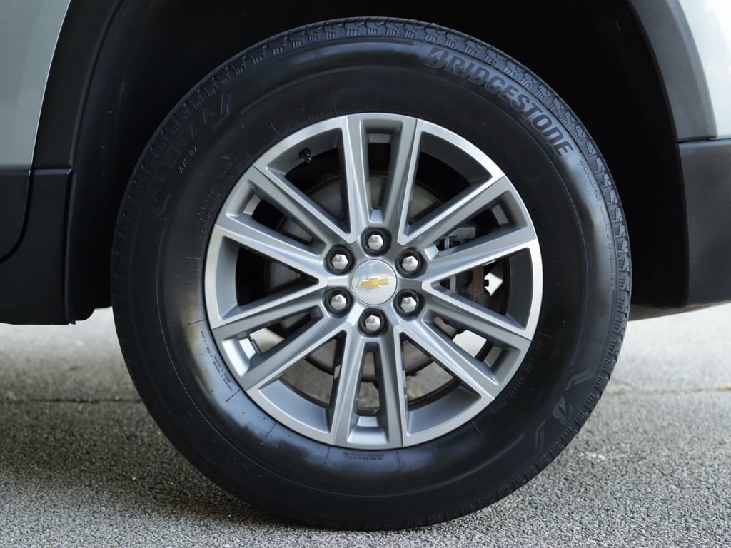 Used 2023 Chevrolet Traverse LT FWD image 39