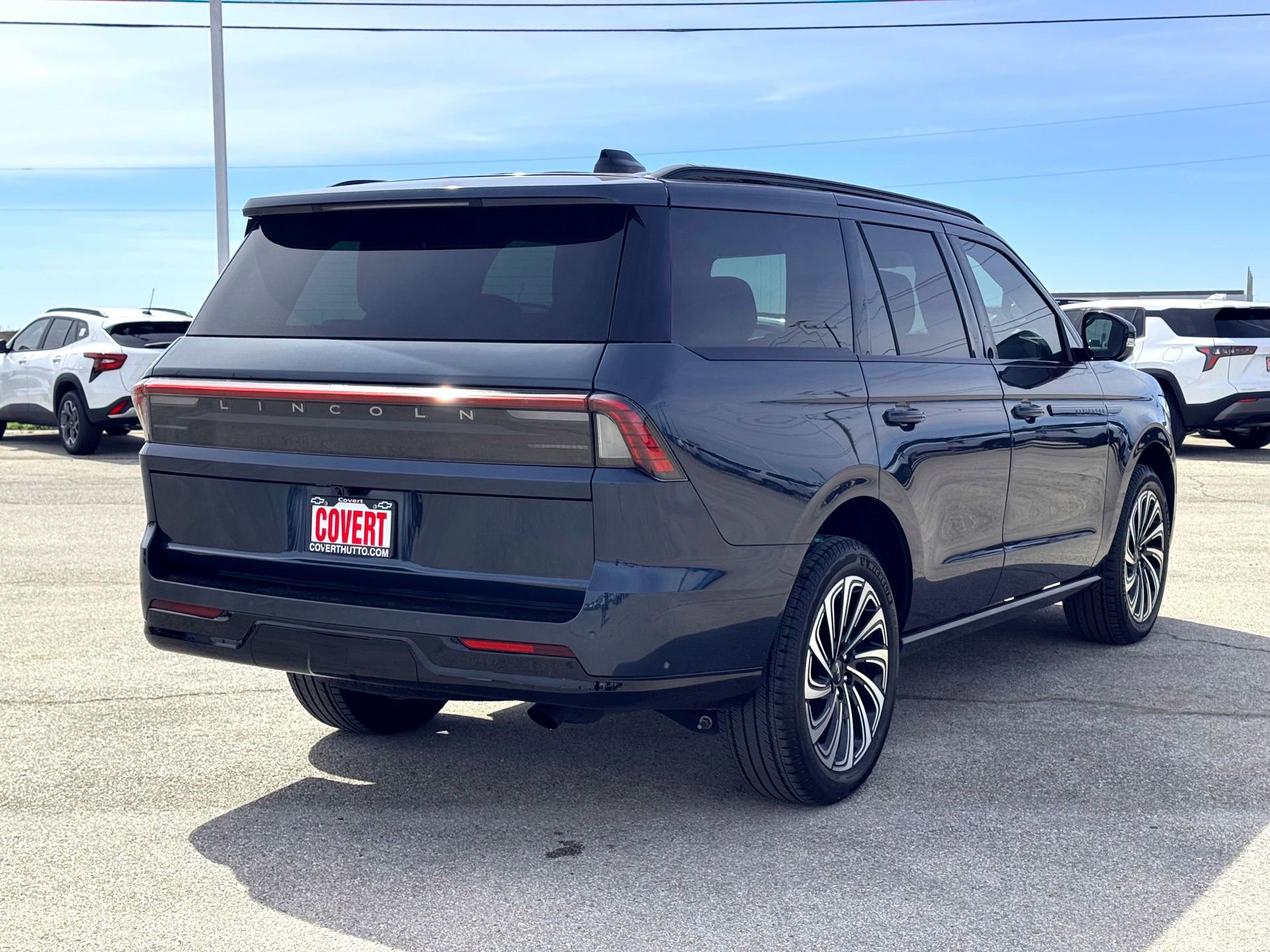 Used 2025 Lincoln Navigator Reserve w/ Jet Appearance Package image 6
