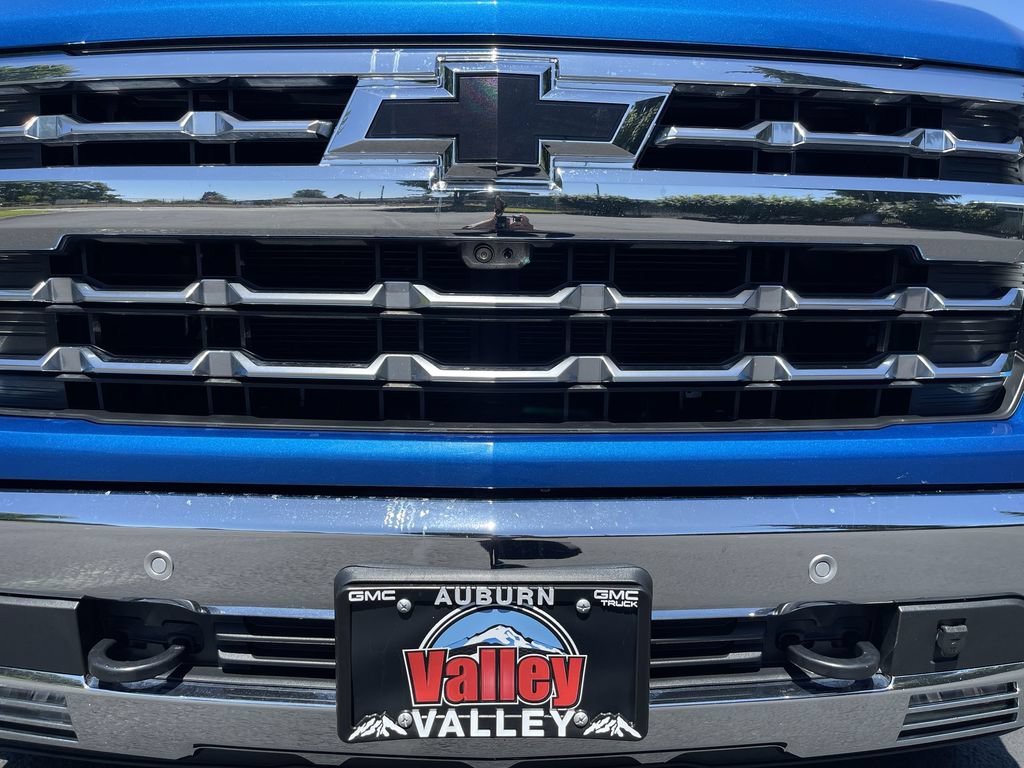 Used 2022 Chevrolet Silverado 1500 LTZ w/ LTZ Premium Package AWD/4WD image 32