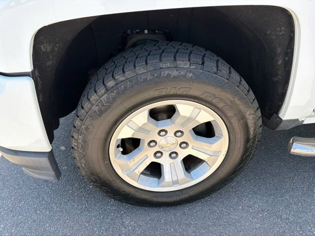 Used 2017 Chevrolet Silverado 1500 LT w/ All Star Edition AWD/4WD image 10