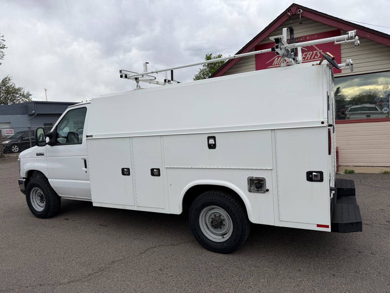 Used 2019 Ford E-350 and Econoline 350 Super Duty w/ Power Windows & Locks Group image 6