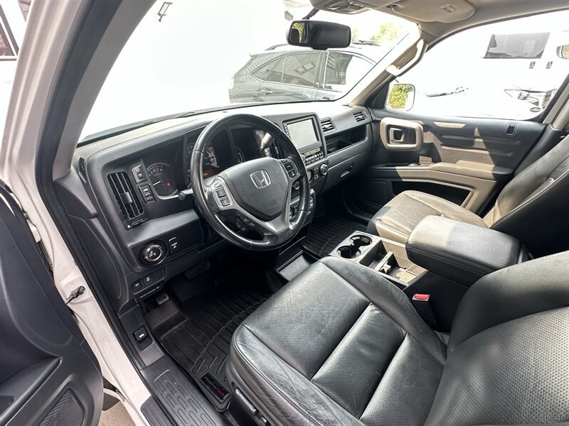 Used 2014 Honda Ridgeline SE image 15
