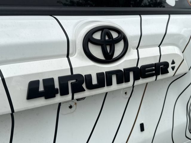 Used 2022 Toyota 4Runner SR5 Premium w/ Moonroof Package AWD/4WD image 15