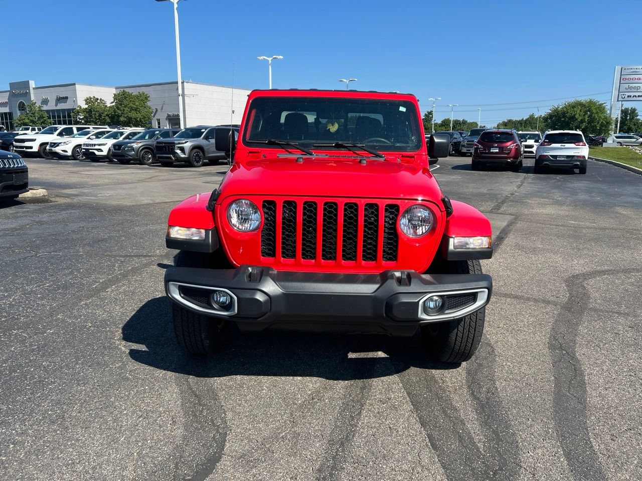 Used 2023 Jeep Gladiator Sport AWD/4WD image 8