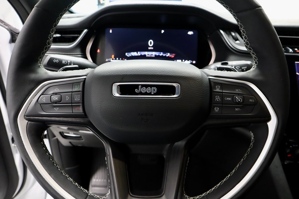 Used 2025 Jeep Grand Cherokee L Laredo w/ Luxury Tech Group I image 34