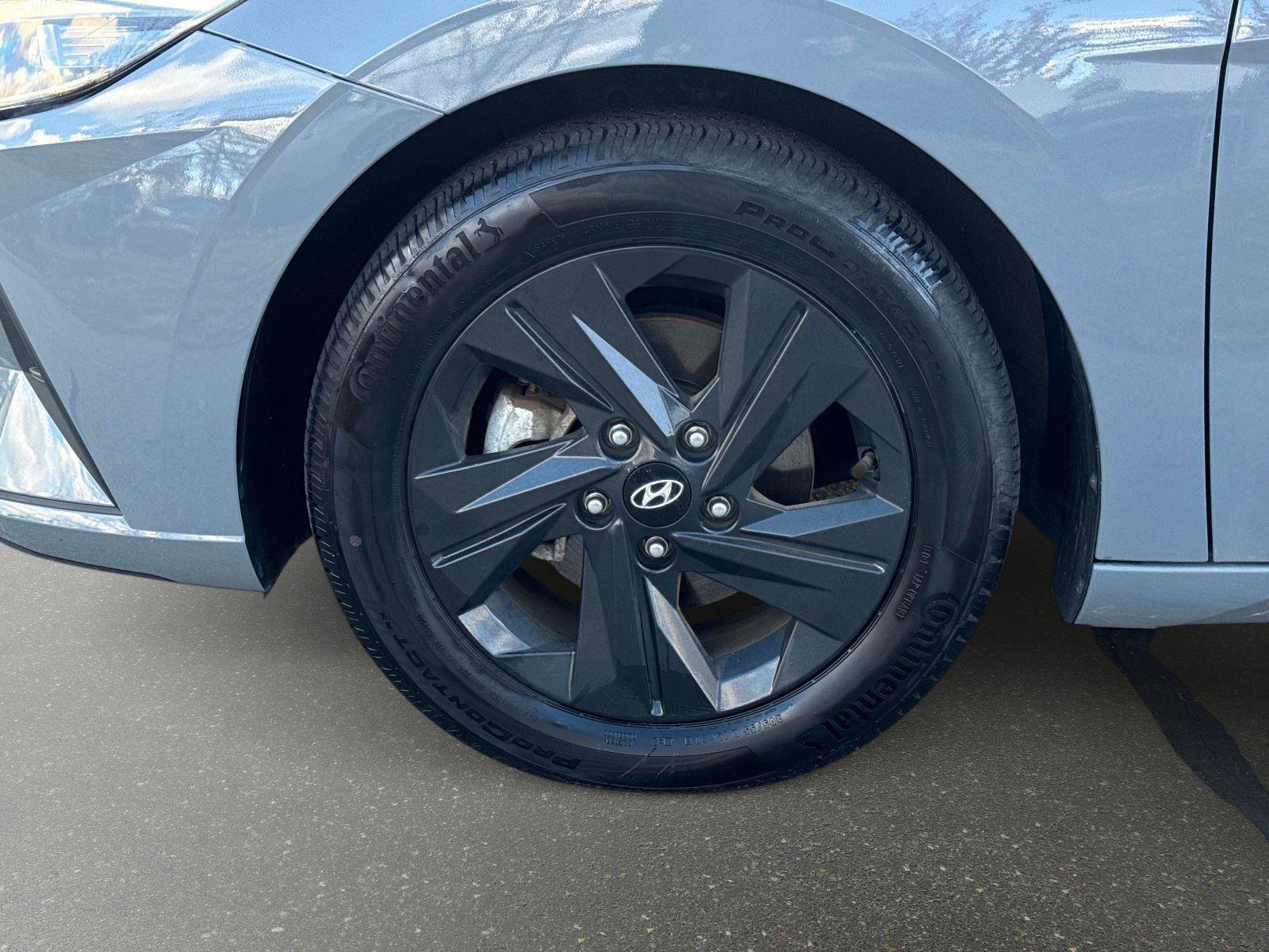 Used 2023 Hyundai Elantra SEL w/ Cargo Package image 9