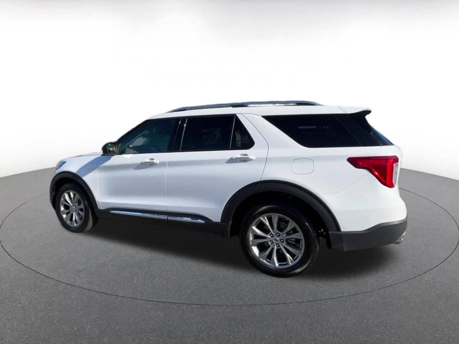 Used 2023 Ford Explorer Limited image 10