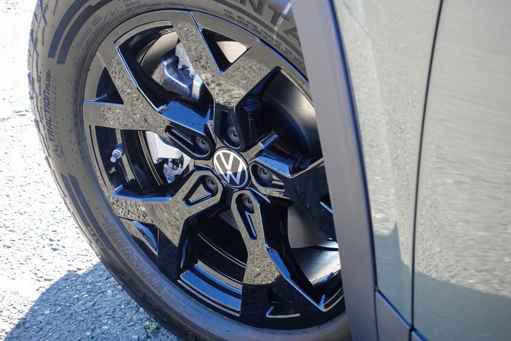 New 2026 Volkswagen Atlas Peak Edition image 12