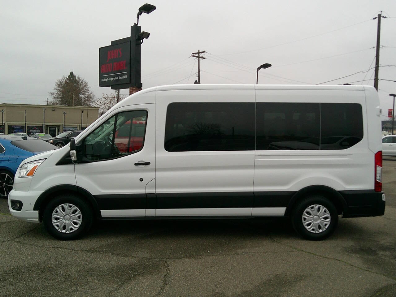 Used 2021 Ford Transit 350 XLT image 4