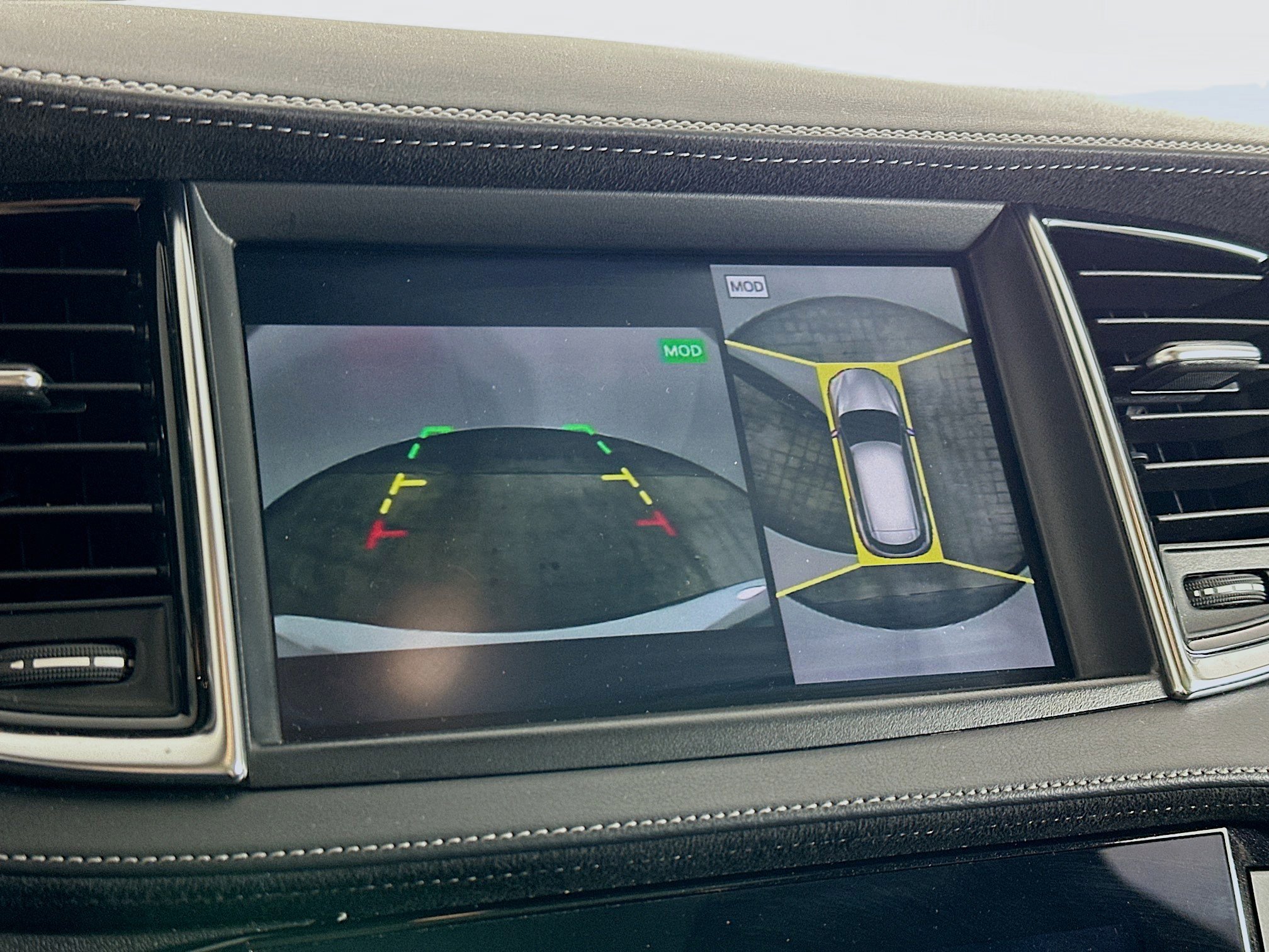 Used 2023 INFINITI QX50 Sensory image 23