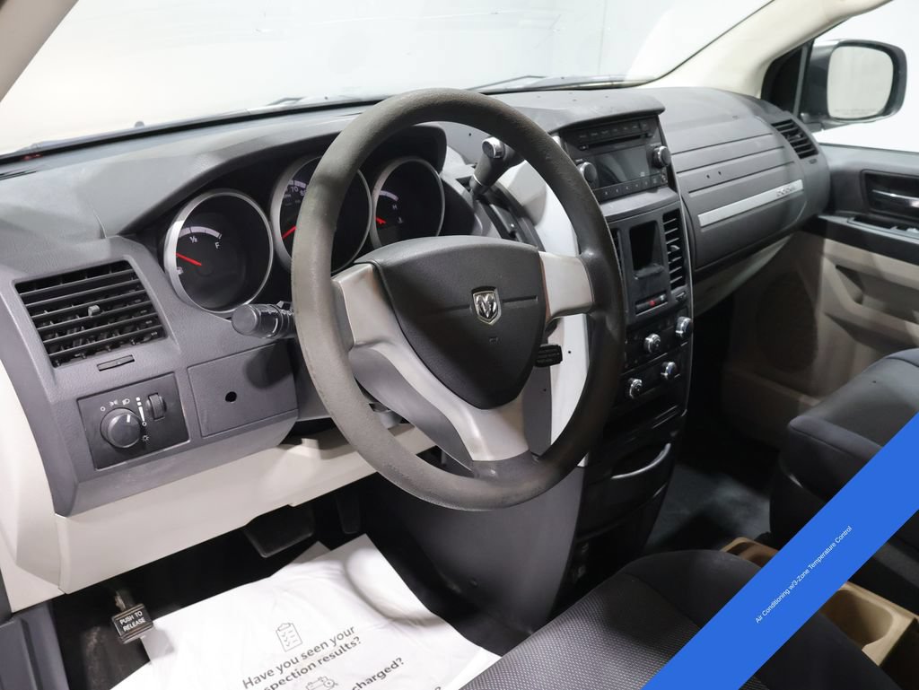 Used 2009 Dodge Grand Caravan SE w/ Climate Group FWD image 3