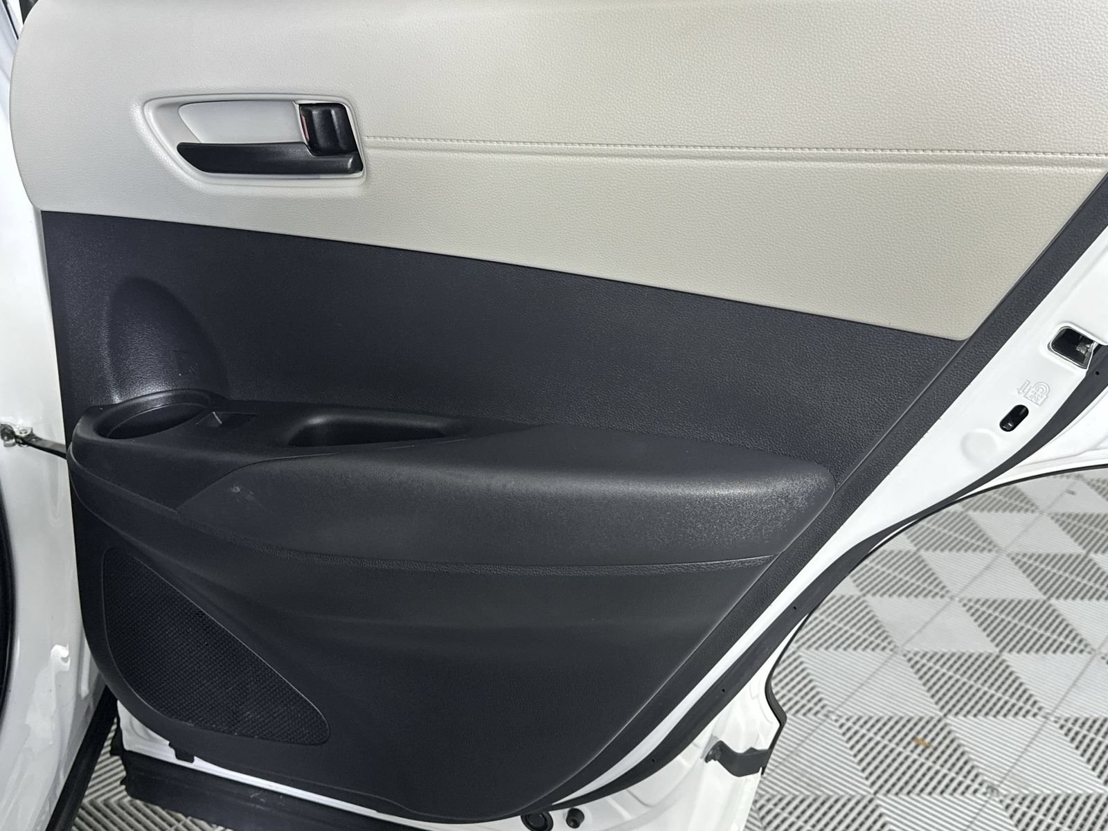 Used 2022 Toyota Corolla Cross L FWD image 31