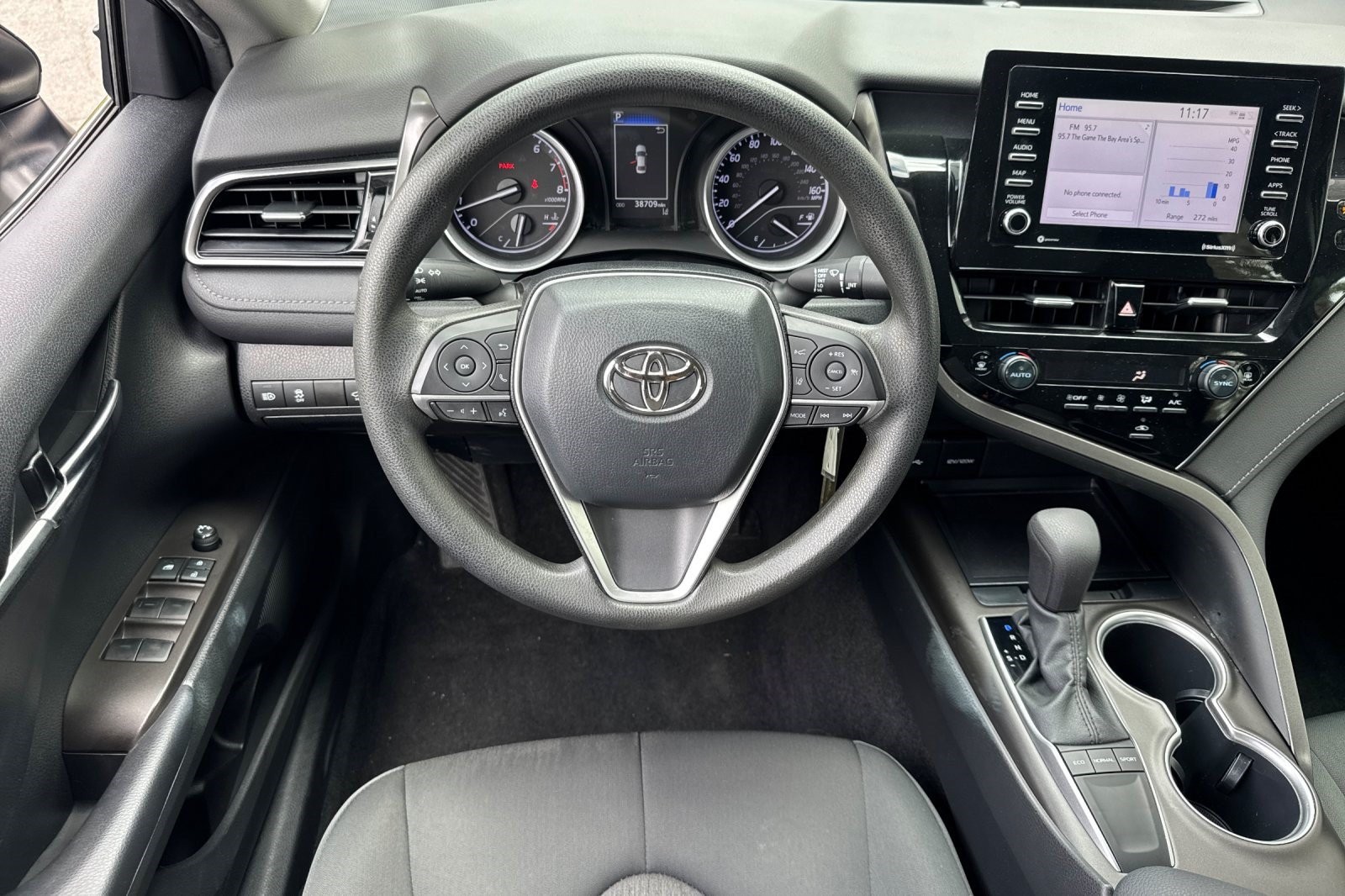 Used 2022 Toyota Camry LE FWD image 29