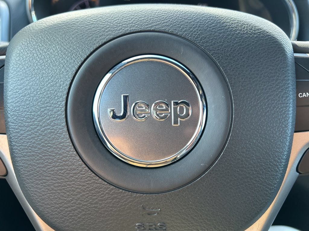 Used 2022 Jeep Grand Cherokee Laredo E AWD/4WD image 19