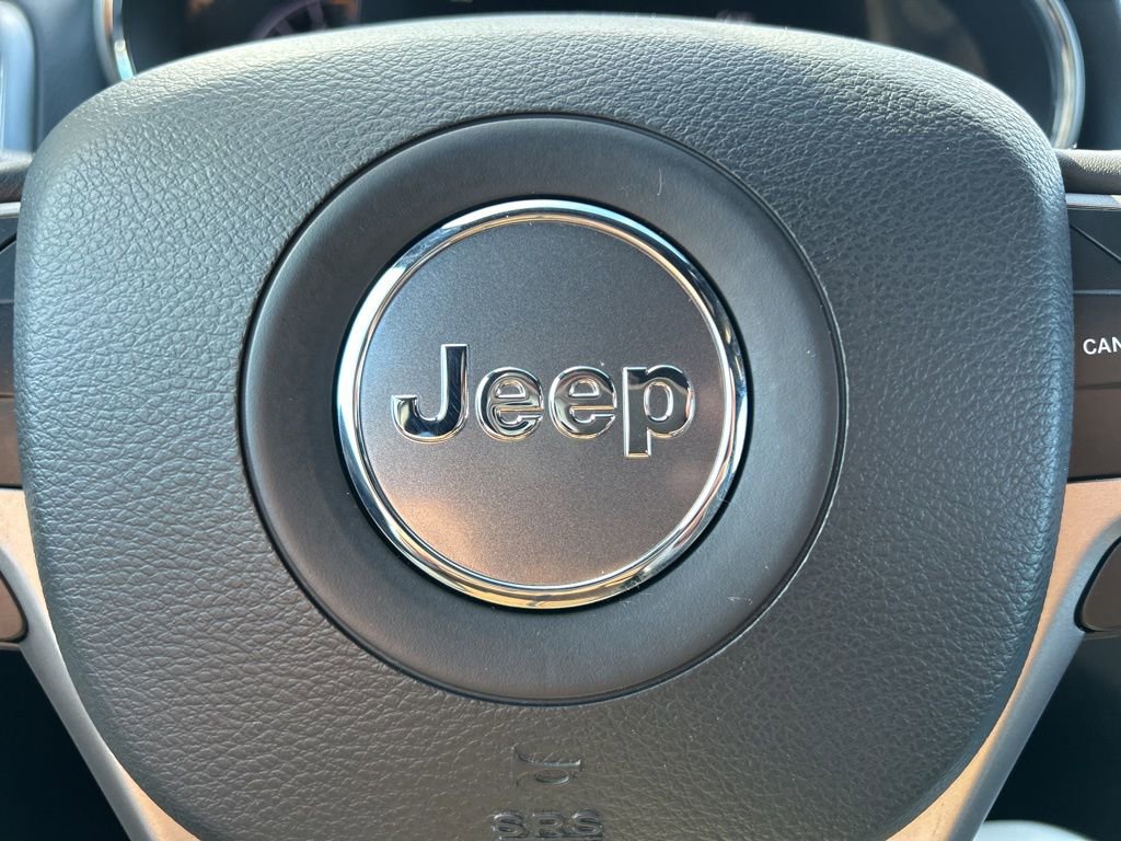 Used 2022 Jeep Grand Cherokee Laredo E image 19