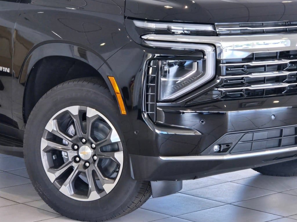 New 2026 Chevrolet Suburban LT w/ Comfort Package AWD/4WD image 2