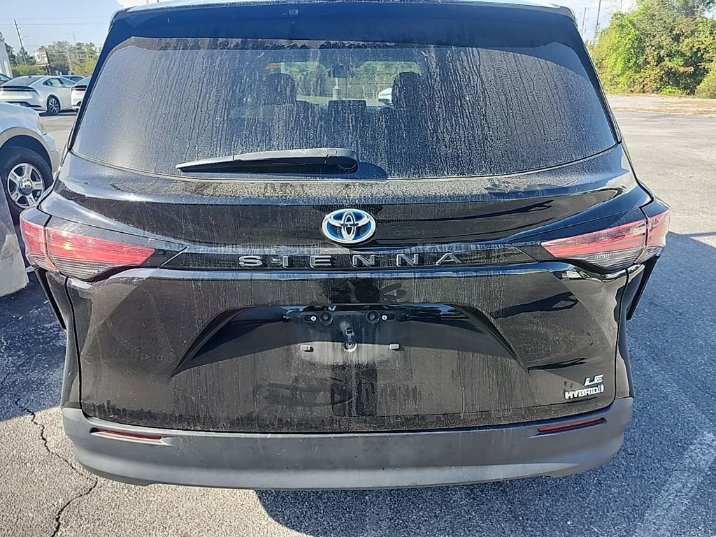 Used 2021 Toyota Sienna LE image 11